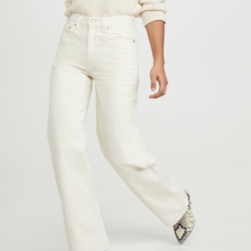 NWT Levi's ribcage wide leg white jeans - size 26